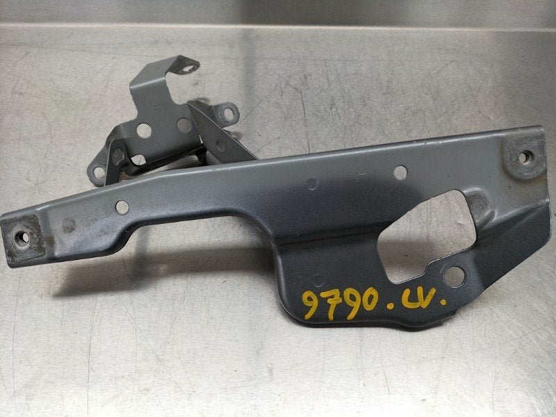 BUMPERSTEUN LINKS VOOR Honda Jazz (GK / GP) (01-2015/-), Gebruikt, Honda