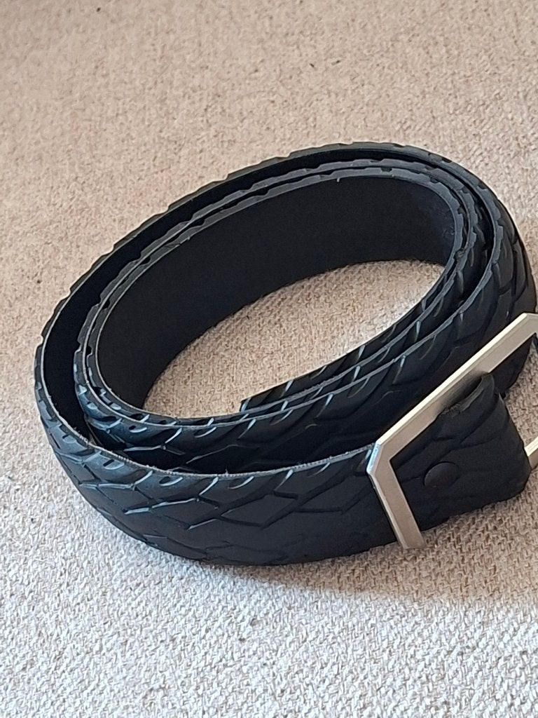 Broeksriem van gerecycleerde fietsbanden, Zwart, Nieuw, Ophalen of Verzenden, 115 cm of meer