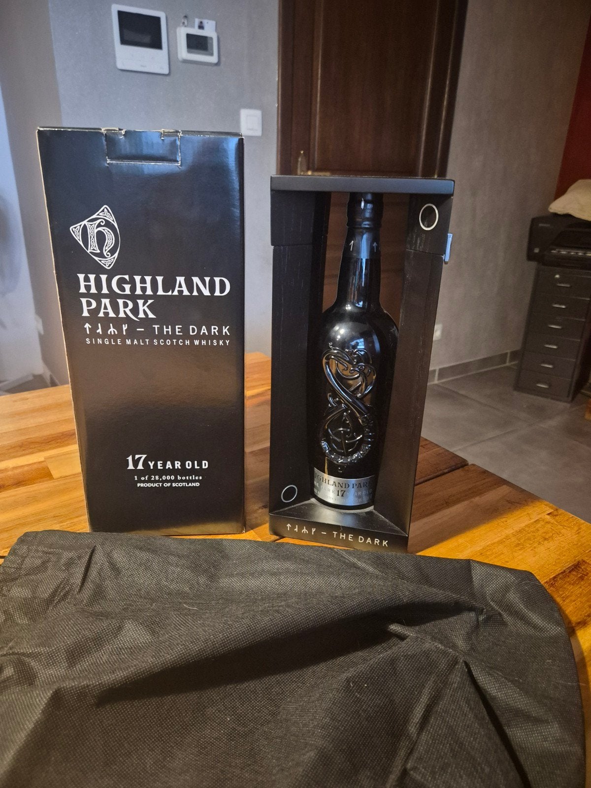 highlandpark the Dark whiskey, Collections, Vins, Enlèvement, Neuf, Autres régions, Autres types
