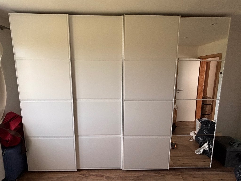 Armoire / Dressing avec portes coulissantes Prix à débattre, Maison & Meubles, Armoires | Penderies & Garde-robes, Comme neuf