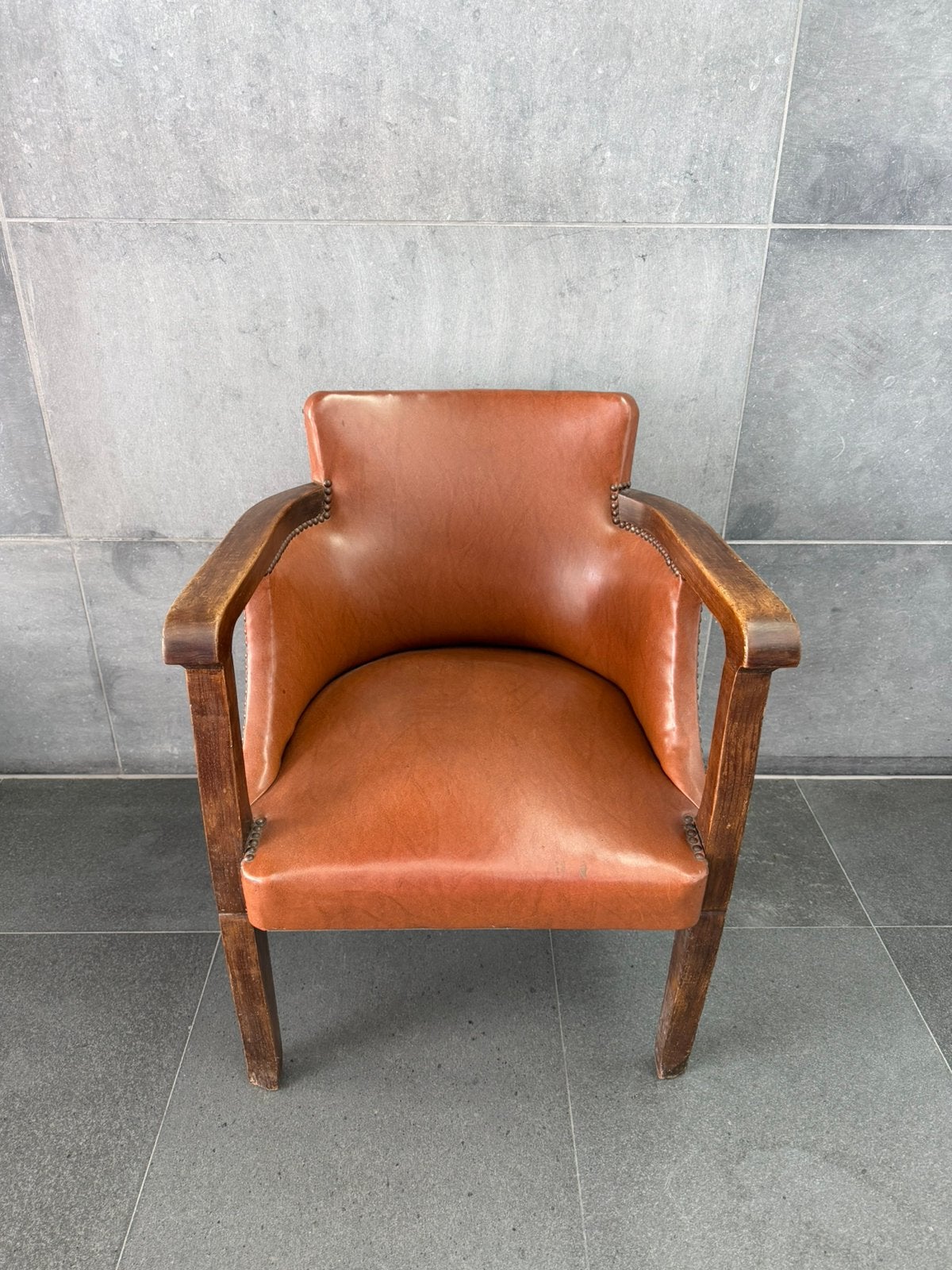 Antieke lederen fauteuil, Ophalen, Zo goed als nieuw, Hout
