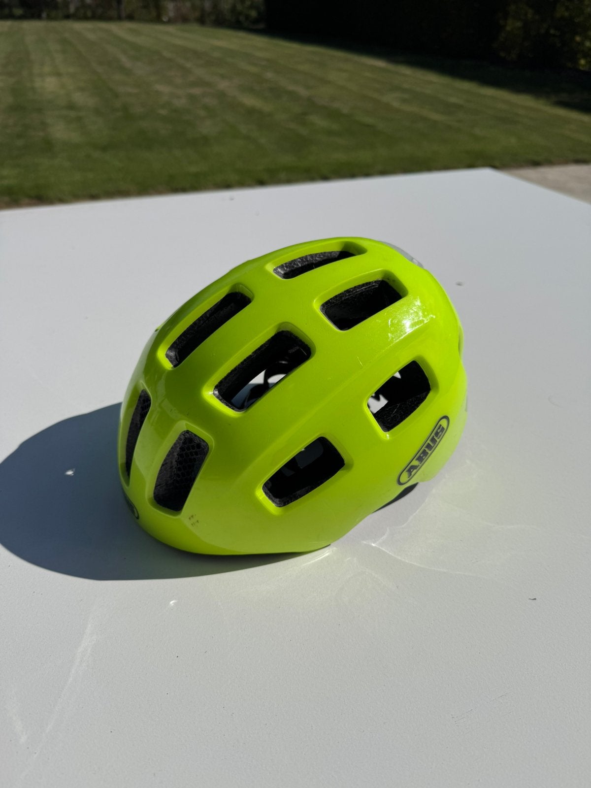 Kinderfietshelm Abus, Ophalen, Zo goed als nieuw