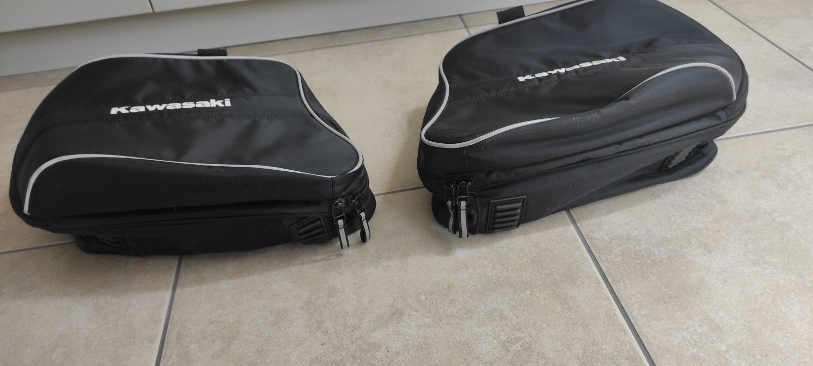 2 Originele Kawasaki binnen tassen,in zeer goede staat als n, Motoren, Accessoires | Koffers en Tassen, Ophalen of Verzenden