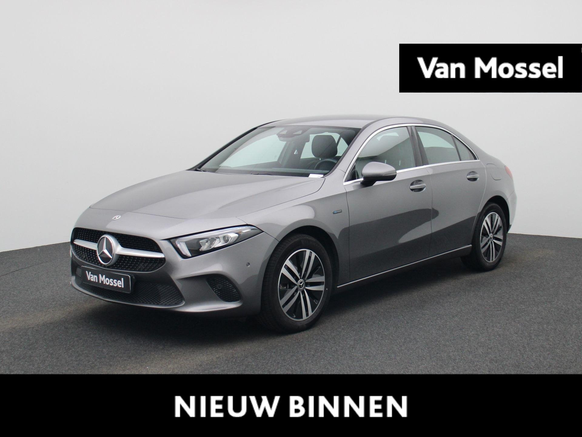 Mercedes-Benz A-Klasse 250 e Luxury Line (automatique), Autos, Achat, 16 kWh, Hybride rechargeable, Noir