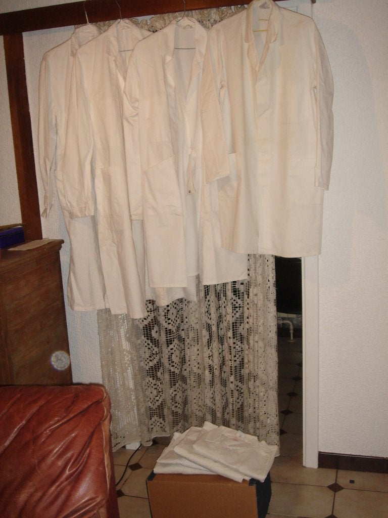 BIENTÔT LA RENTRÉE TABLIERS BLANCS LABORATOIRE/ATELIER H/F, Enlèvement, Utilisé