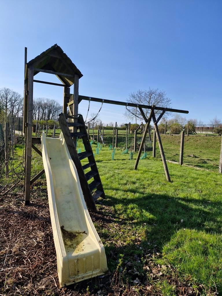 Schommel met huisje en glijbaan, Ophalen, Schommel