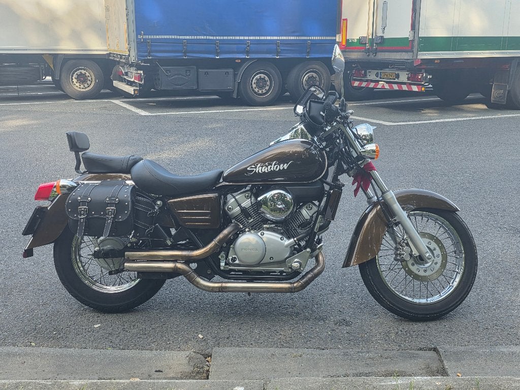 Honda shadow, Occasion, Jusqu'à 11 kW, 2 cylindres, Particulier