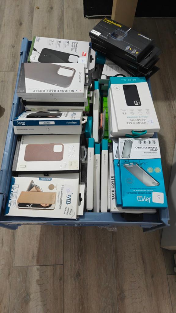 Grand lot en gros (plus de 560 pièces) d'accessoires haut de, Télécoms, Enlèvement