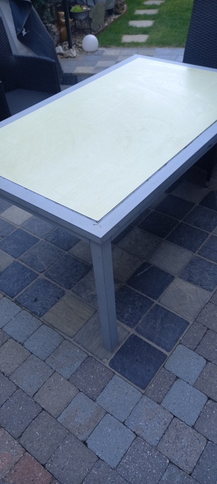 Tafel tuin, Ophalen
