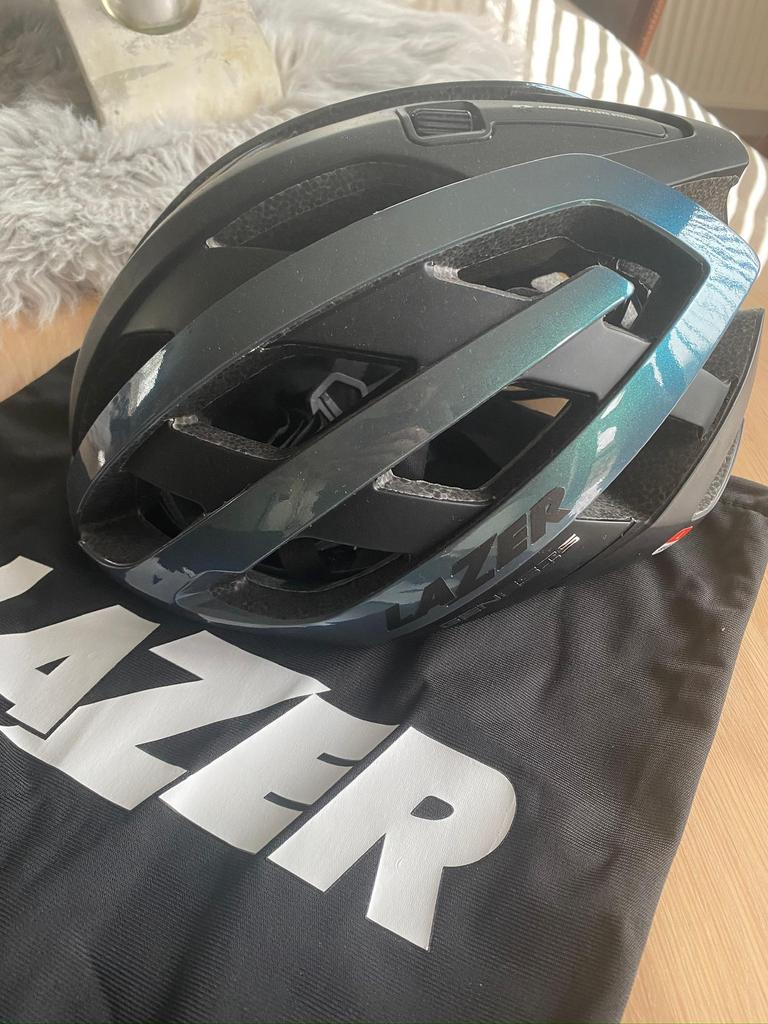 Fietshelm Lazer Genesis, Ophalen, Zo goed als nieuw, L