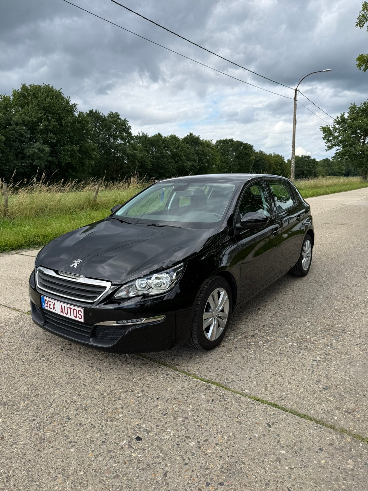 PEUGEOT 308 1.2 BENZINE IN ZEER GOEDE STAAT MET KEURING VVK, Auto's, Voorwielaandrijving, Stof, 1199 cc, Zwart