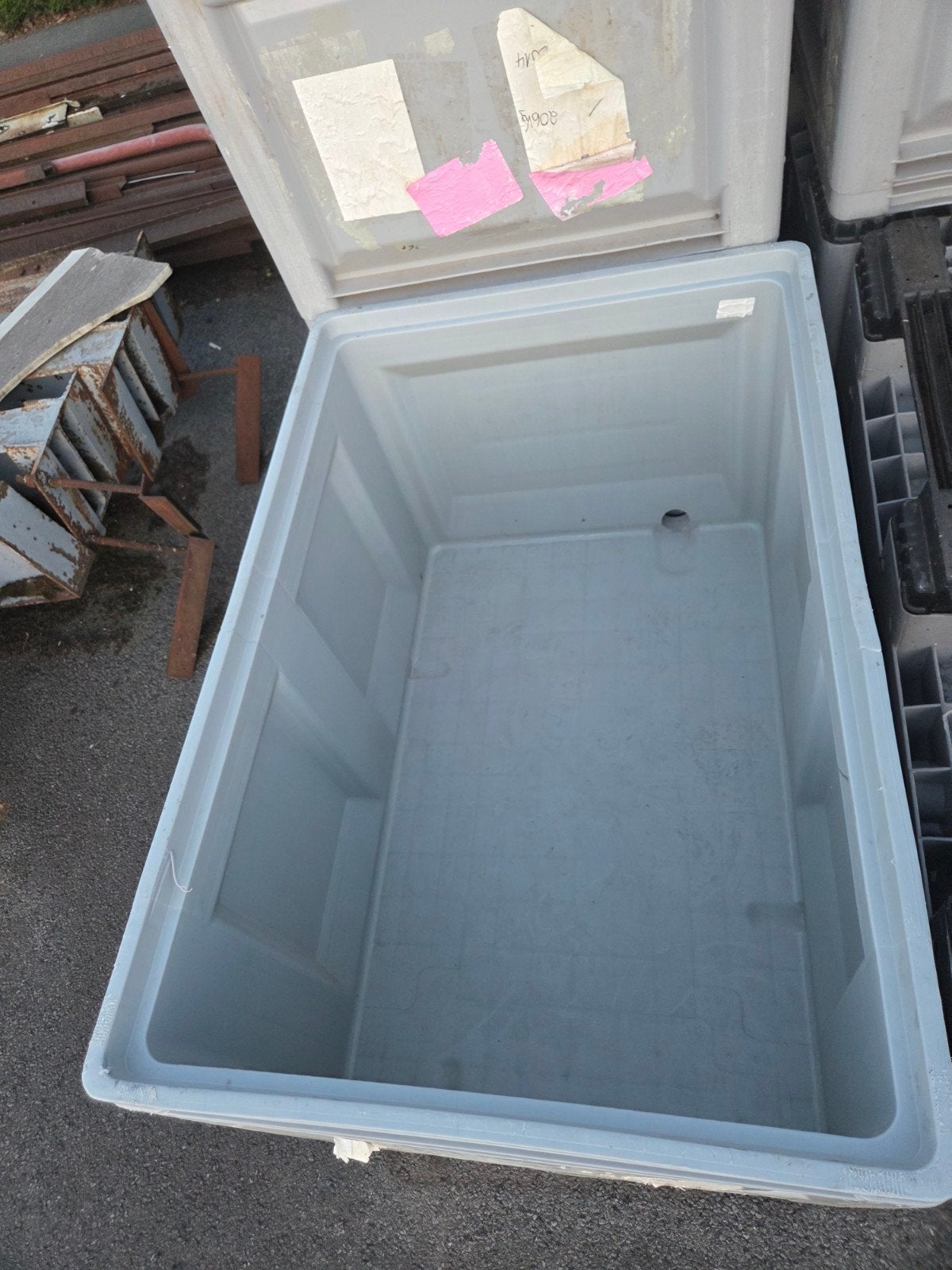 Palletboxen Dolav, Ophalen