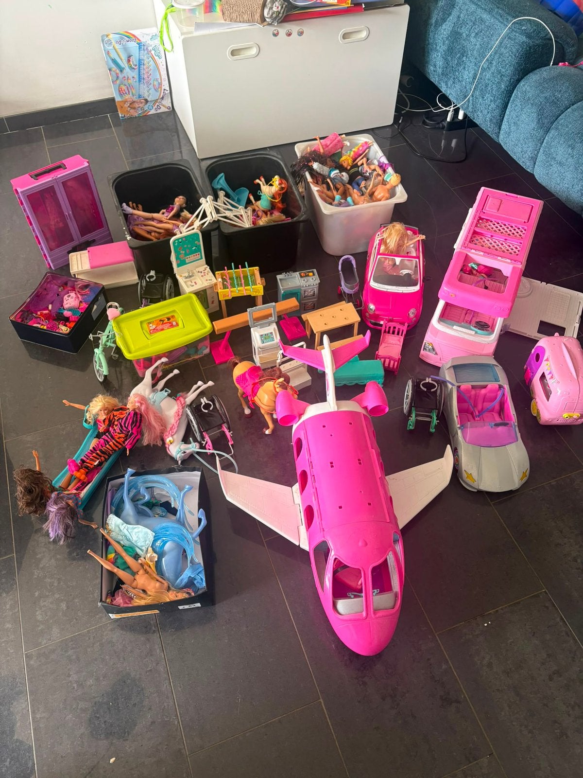 Lot Barbies en toebehoren, Kinderen en Baby's, Ophalen, Gebruikt