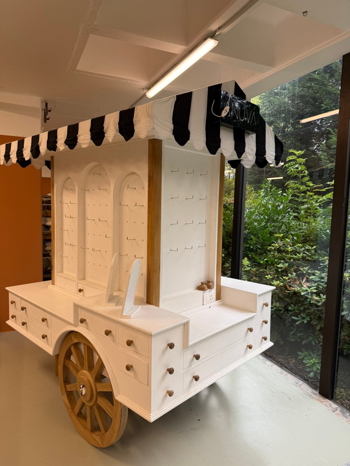 Chariot de meubles Showcase, Articles professionnels, Enlèvement