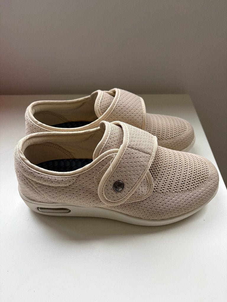 Youyun orthopedische schoenen Als NIEUW (maat 40), Kleding | Dames, Beige, Dansschoenen, Ophalen of Verzenden, Zo goed als nieuw