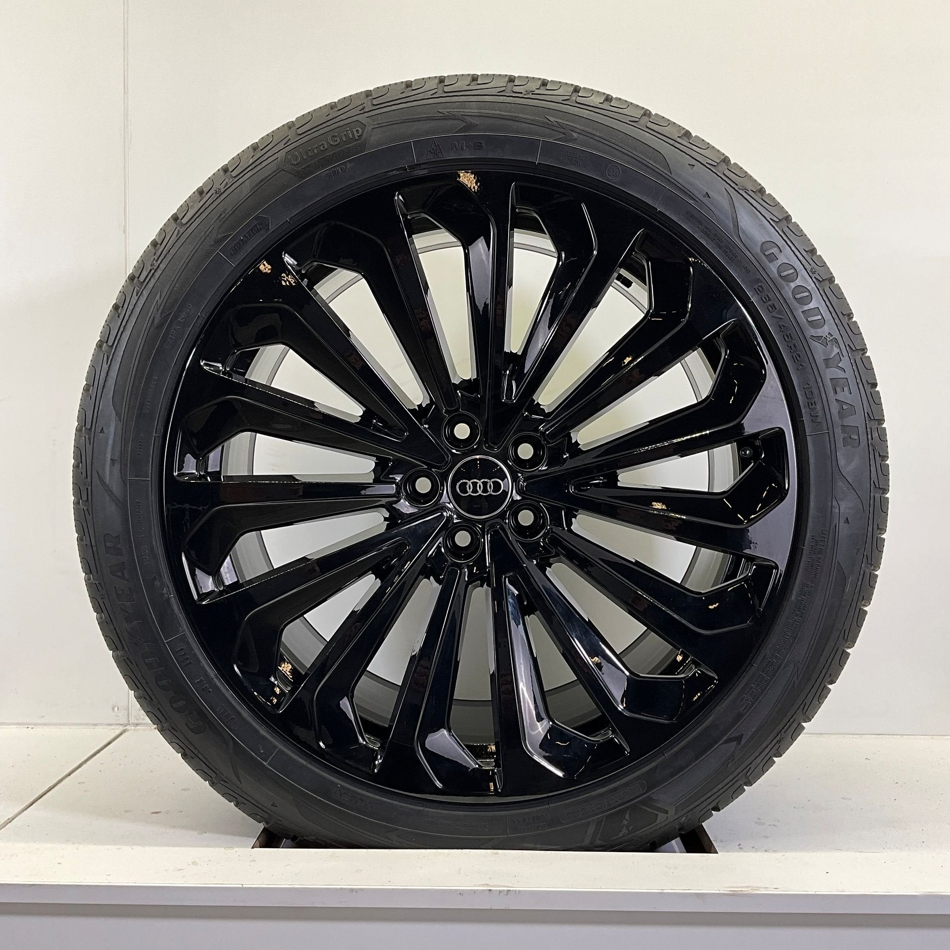 AUDI Q7 SQ7 ETRON SET VELGEN + WINTERBANDEN 21INCH, Autos : Pièces & Accessoires, Pneus & Jantes, Pneus et Jantes, Pneus hiver