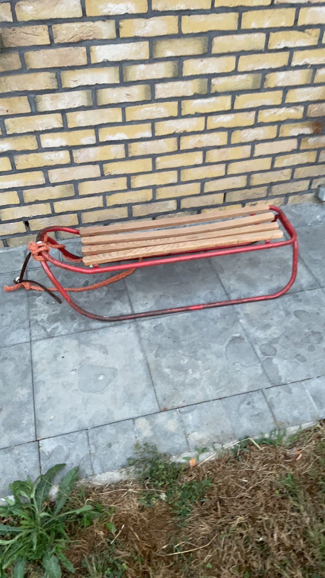 Metalen slee, Ophalen, Zo goed als nieuw