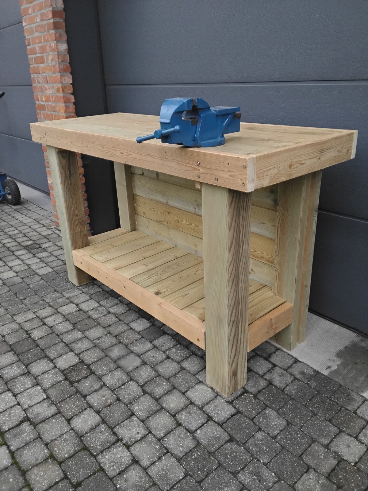 Massieve houten werkbank met bankschroef, Ophalen, Bankschroef