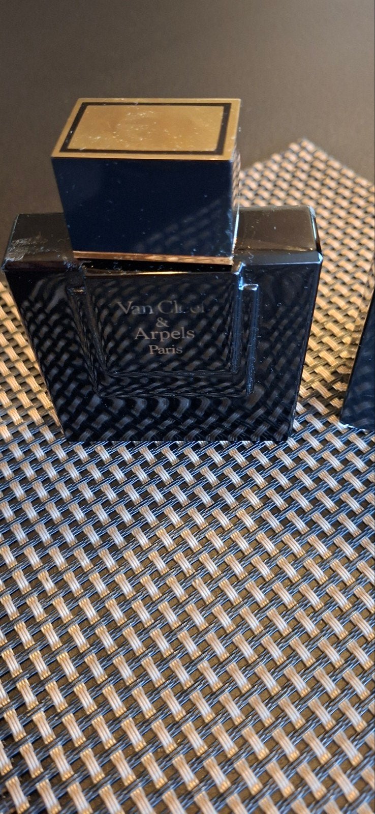Parfum specifieke exemplaar Van Cleef Arpels pour homme, Enlèvement