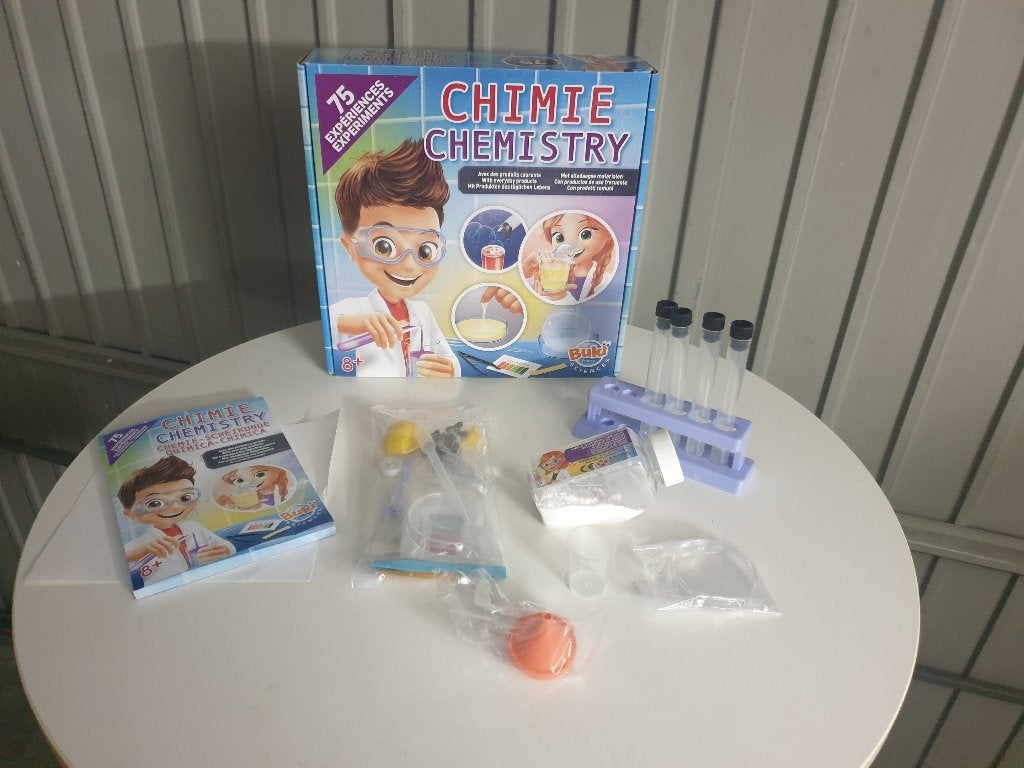 BUKI - Chimie Chemistry (75 expériences), Hobby en Vrije tijd, Gezelschapsspellen | Overige, Zo goed als nieuw, Ophalen of Verzenden