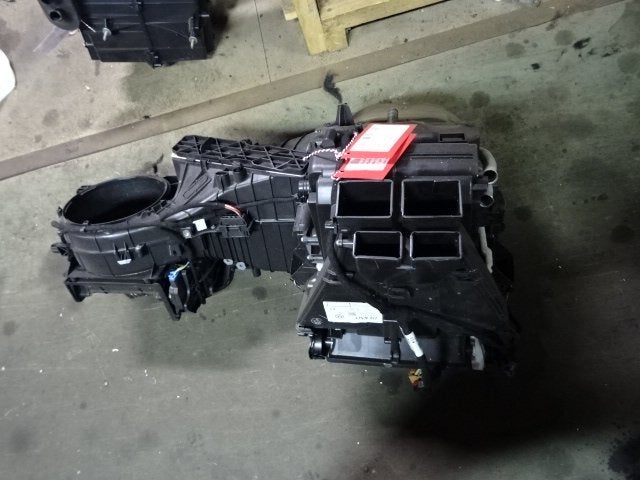 RADIATEUR DE CHAUFFAGE Volkswagen Passat (3C2), Volkswagen, Volkswagen AG, Utilisé, Kundenbetreuung@volkswagen.de