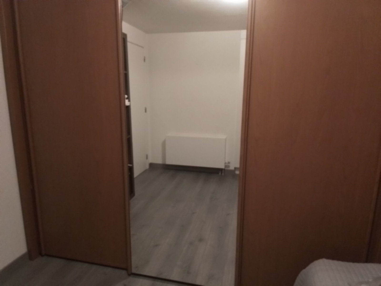 Te koop kledingkast kersenkleur., Ophalen, Gebruikt, 200 cm of meer, Met plank(en)