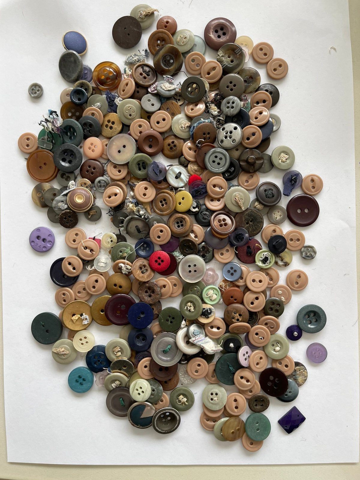 Groot Lot Gemengde Knopen  Uit Naaiatelier (Ex-Notarishuis), Enlèvement ou Envoi, Comme neuf