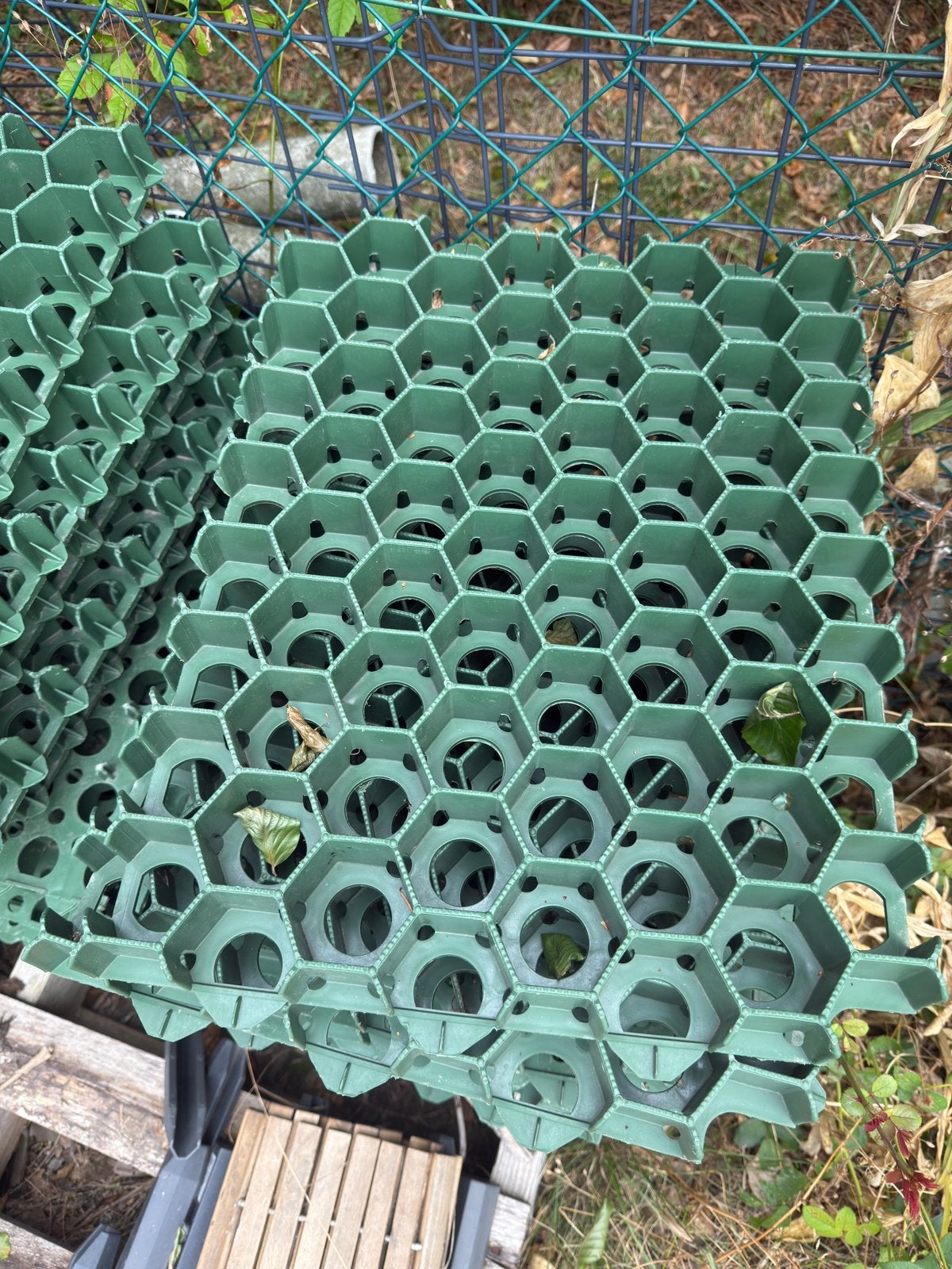 Dalles stabilisatrices gazon – 12 m² – 60 € le lot, Enlèvement, Comme neuf