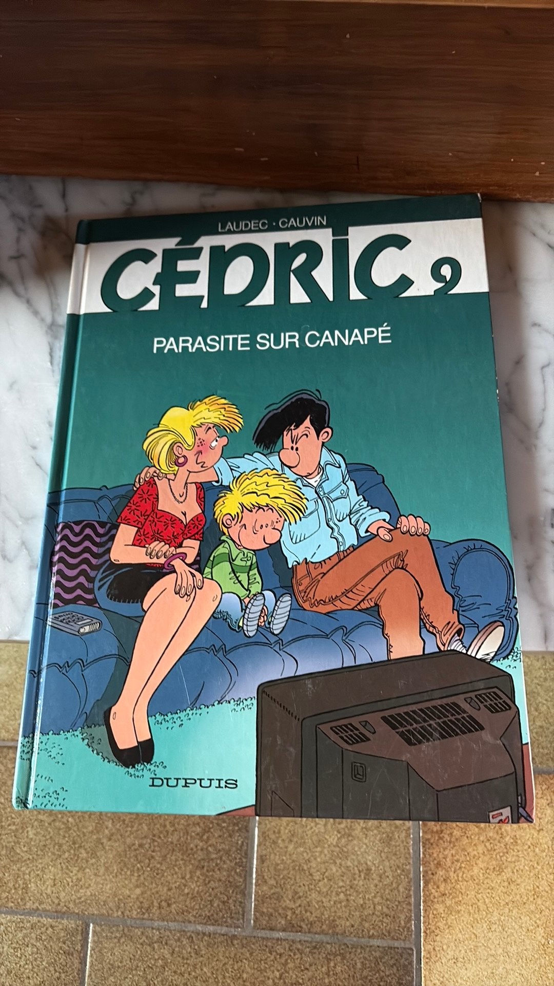Strip cedric parasite sur canapé nr 9, Eén stripboek, Ophalen of Verzenden, Gelezen