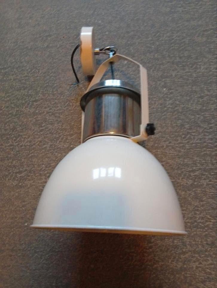 Industriële lamp, Ophalen