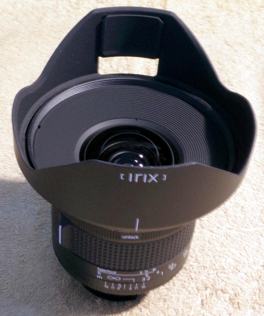 Irix 15 mm f/2.4 Firefly pour monture Pentax K, Enlèvement ou Envoi, Comme neuf, Objectif grand angle