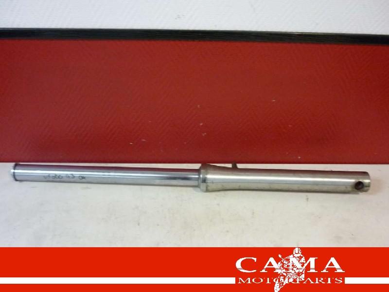 VOORVORK POOT RECHTS Suzuki, Motoren, Dhr. S. di Majo, Gebruikt, Info@cama-motorparts.nl, P.J. Troelstraweg 8 8
3144 CX  MAASSLUIS, NL