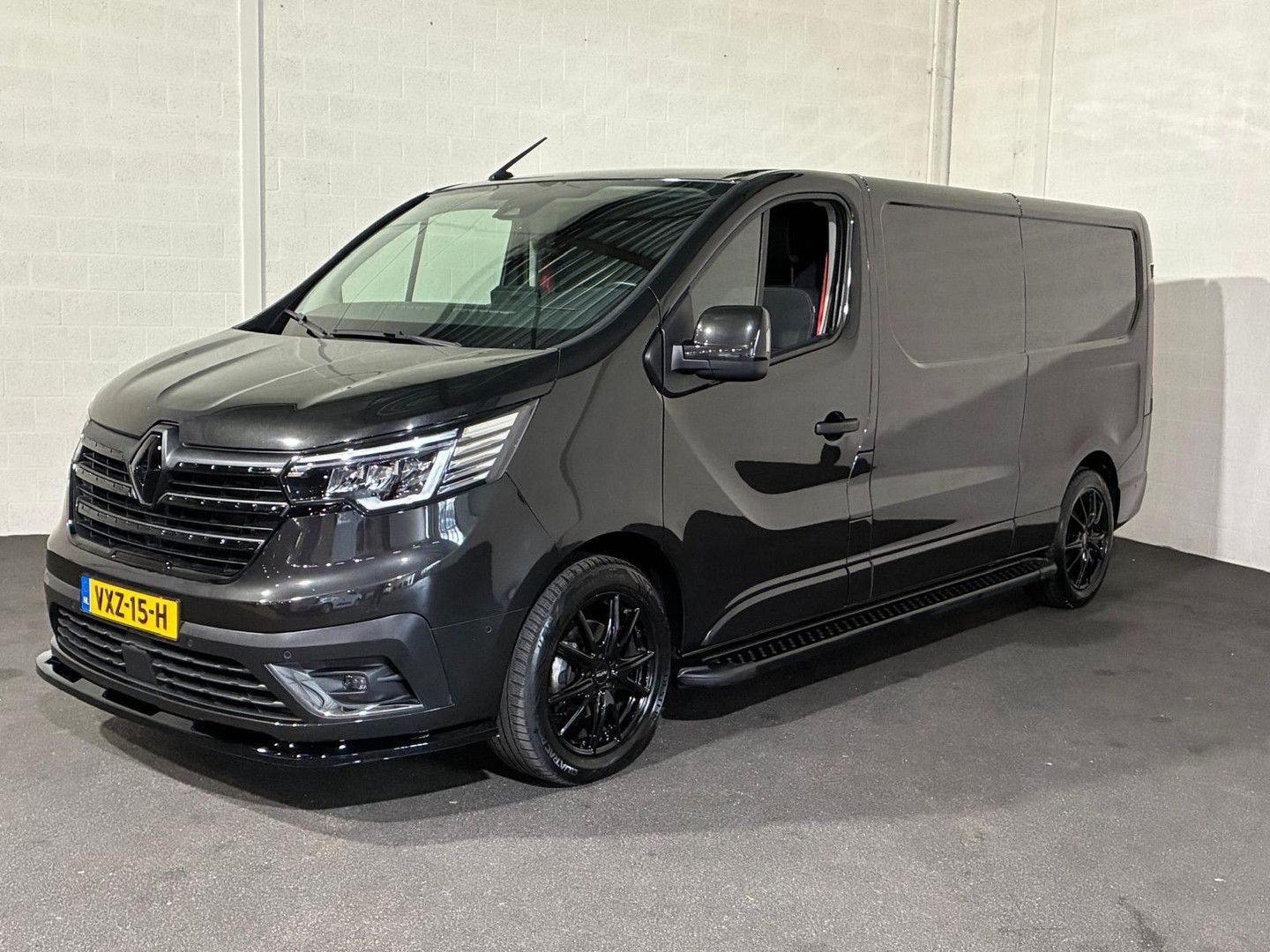 Renault Trafic 2.0 dCi 170pk L2 H1 Automaat Black Edition, Auto's, Automaat, Renault, Zwart, Diesel