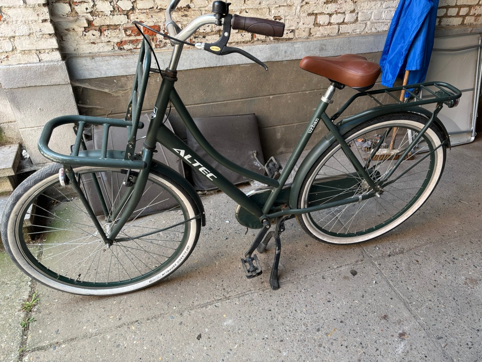 Fiets met torpedorem achteraan, Ophalen, Zo goed als nieuw