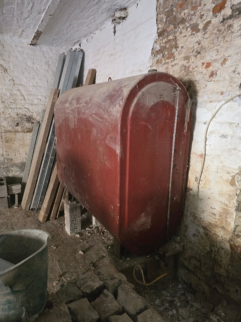 Metalen olietank van 1000 liter, Doe-het-zelf en Bouw, Verwarming en Radiatoren, Ophalen, Gebruikt, 80 cm of meer