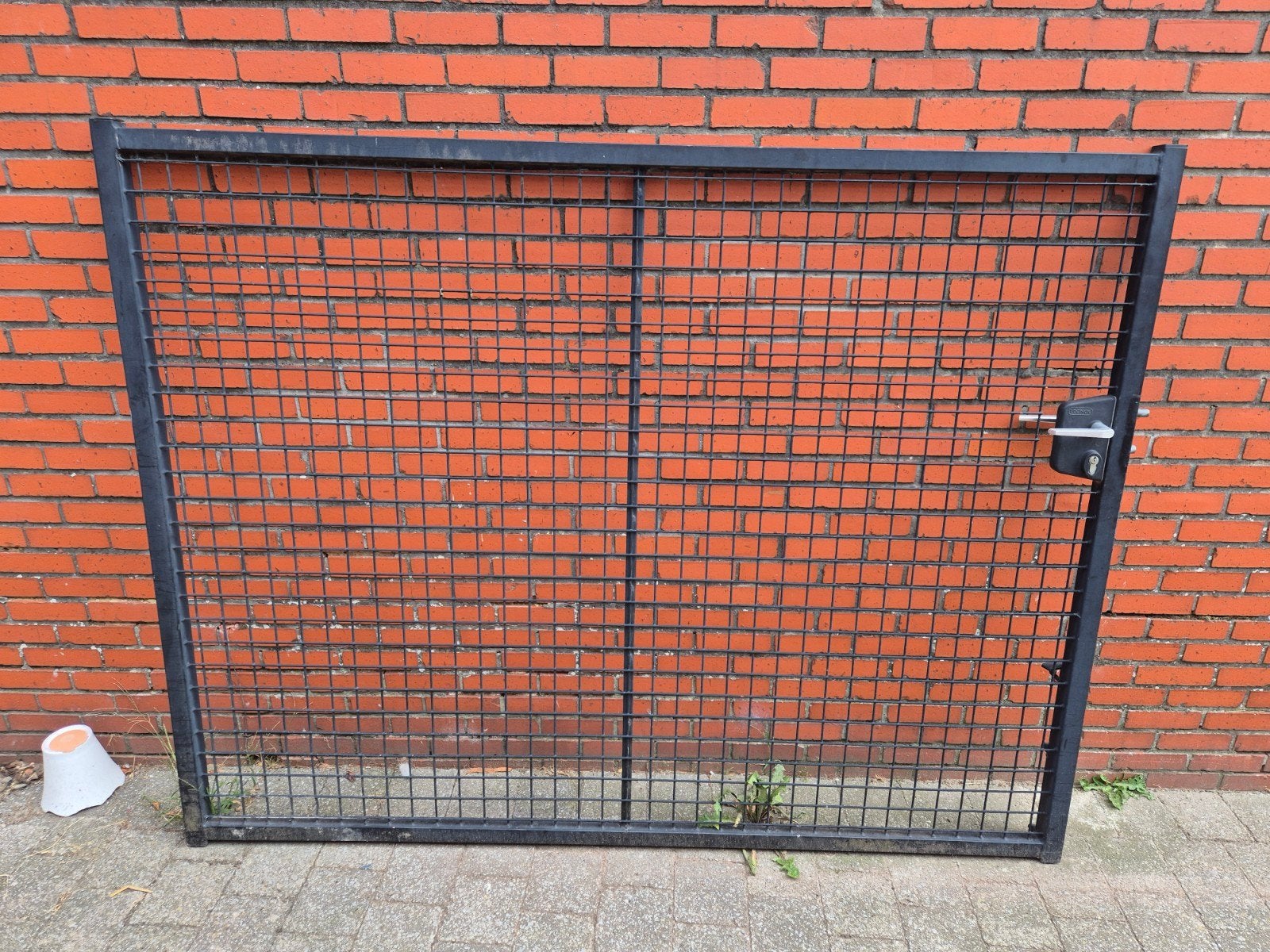 te koop zware metalen poort in goede staat, Tuin en Terras, Ophalen, Met poort, Zo goed als nieuw, Enkelstaafmat hekwerk