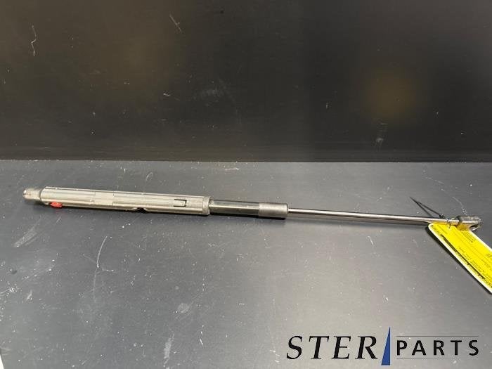 Amortisseur capot moteur gauche d'un Mercedes ML-Klasse, 3 mois de garantie, Utilisé, -, -