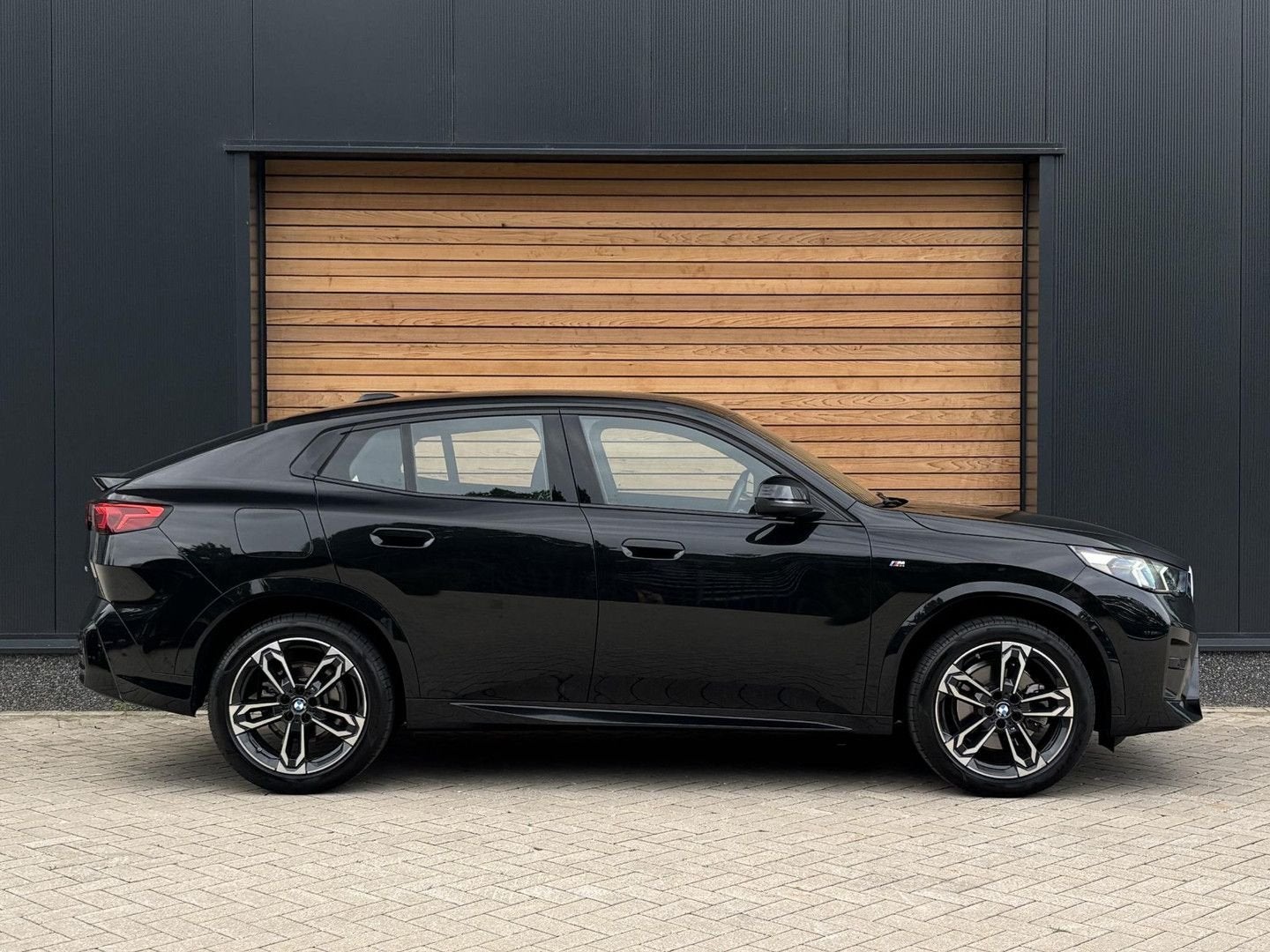 BMW X2 sDrive20i Launch Edition M-Sport|Sportstoelen|19 Inch, Autos, BMW, Electronic Stability Program (ESP), Autres modèles, Achat