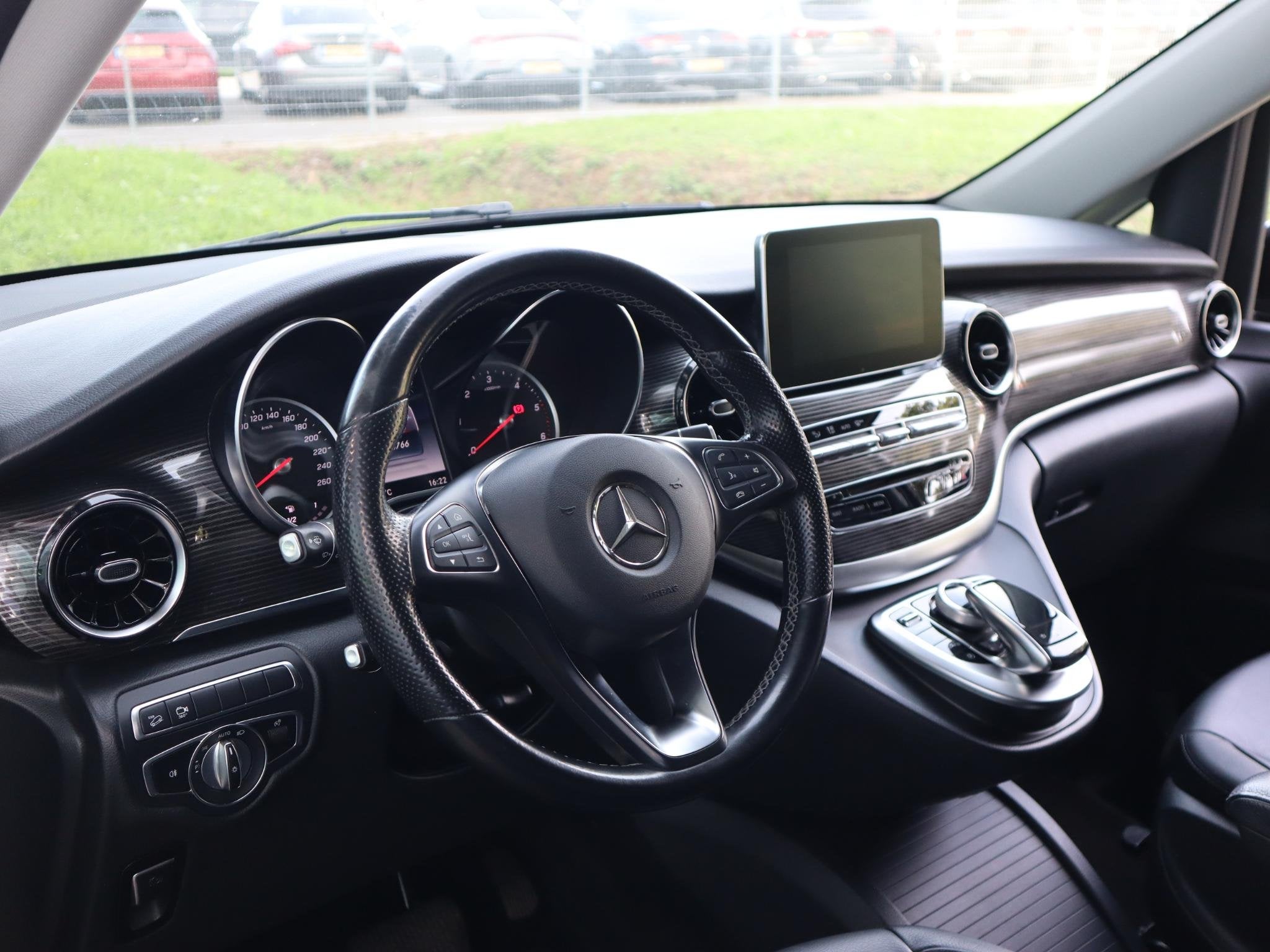 Mercedes-Benz V-Klasse 220d 4-MATIC LANG DC AVANTGARDE, Autos, Achat, Euro 6, Entreprise, 2000 kg