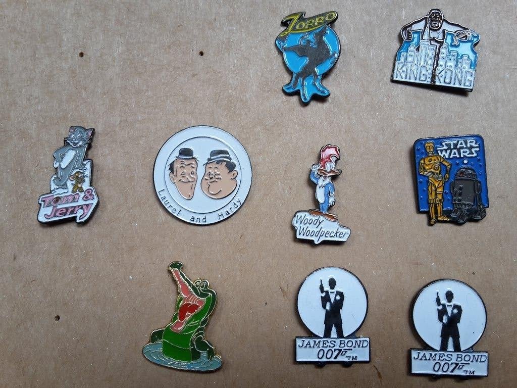 Pins van de jaren 90, o.a. van Star Wars, James Bond, Zorro, Collections, Enlèvement ou Envoi, Comme neuf, Figurine, Insigne ou Pin's