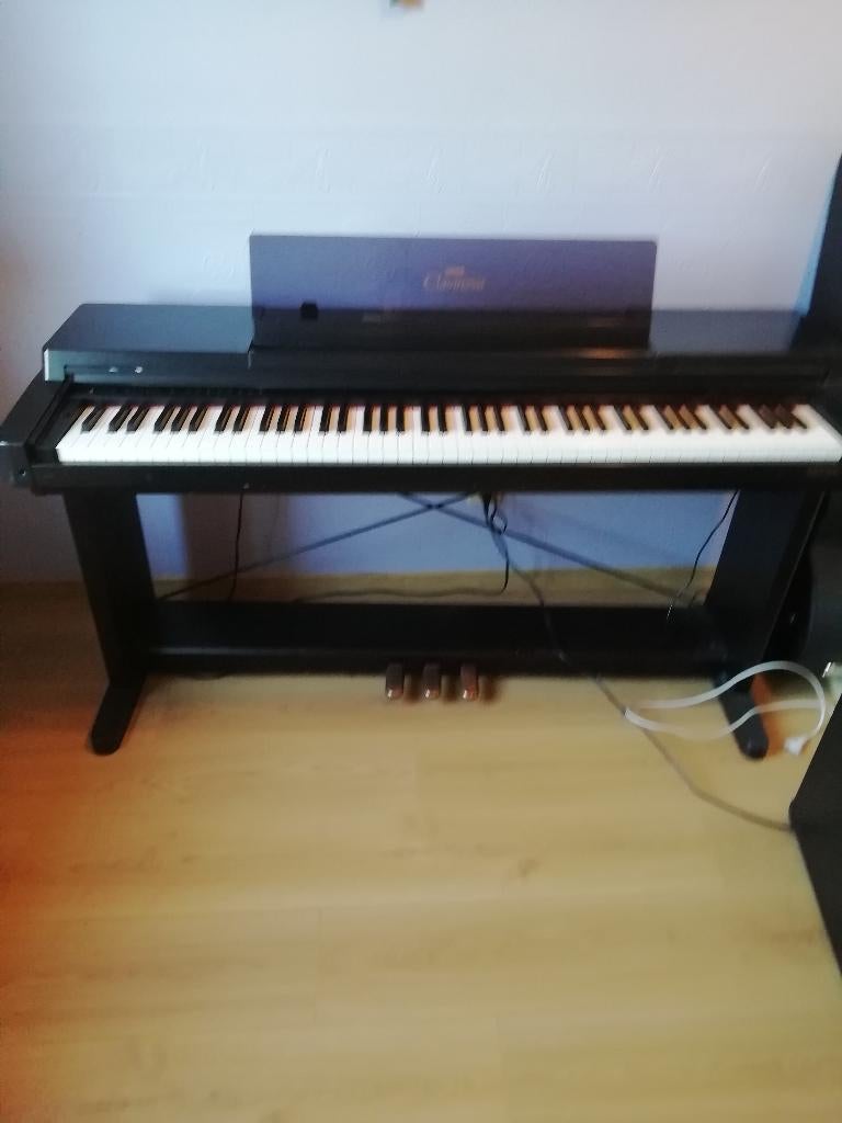 Degelijke piano voor beginners, Muziek en Instrumenten, Piano's, Ophalen, Gebruikt, ???, Zwart