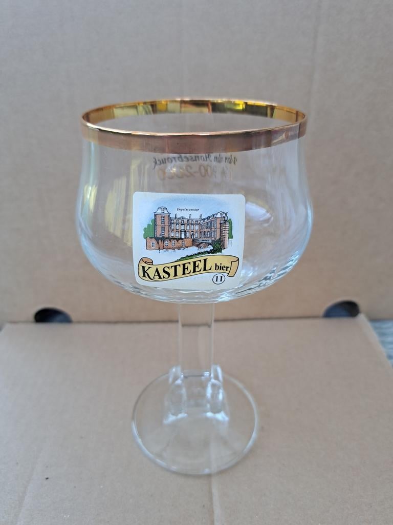 1 speciaal bierglas van KASTEELBIER uitgave nav 2000, Verzamelen, Biermerken, Nieuw, Glas of Glazen, Overige merken, Ophalen of Verzenden