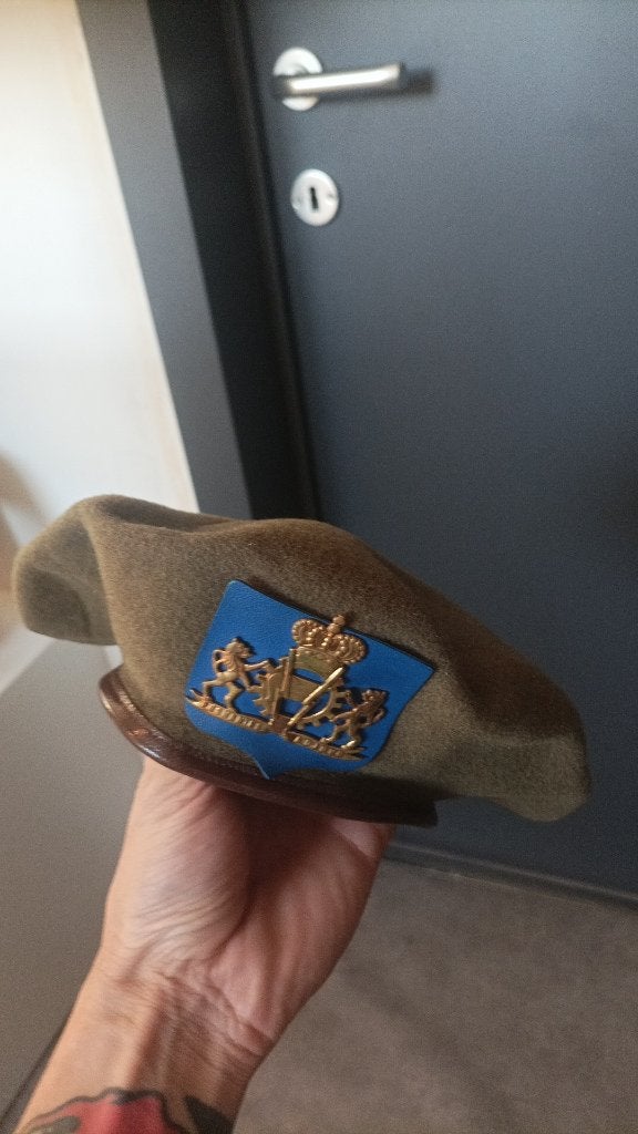 Béret militaire belge abl 1977, Ophalen