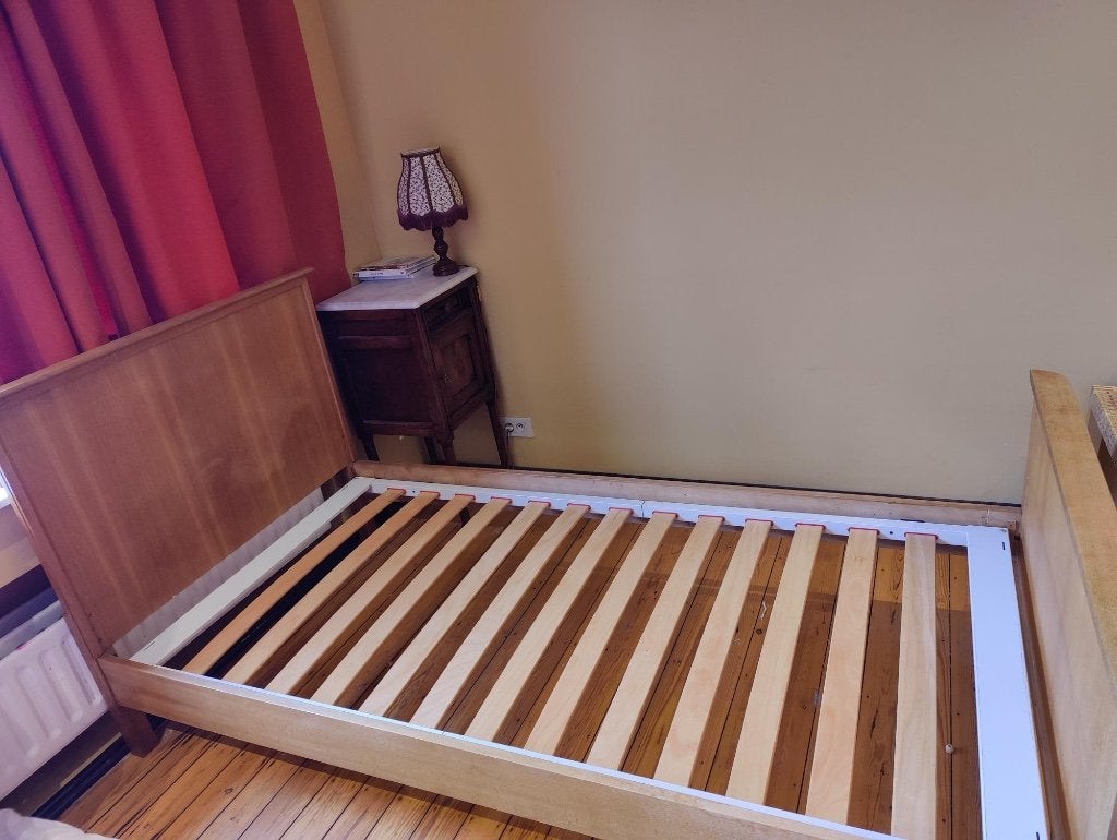 eiken eenpersoonsbed met matras en lattenbodem, Ophalen, 90 cm, Eenpersoons, Zo goed als nieuw