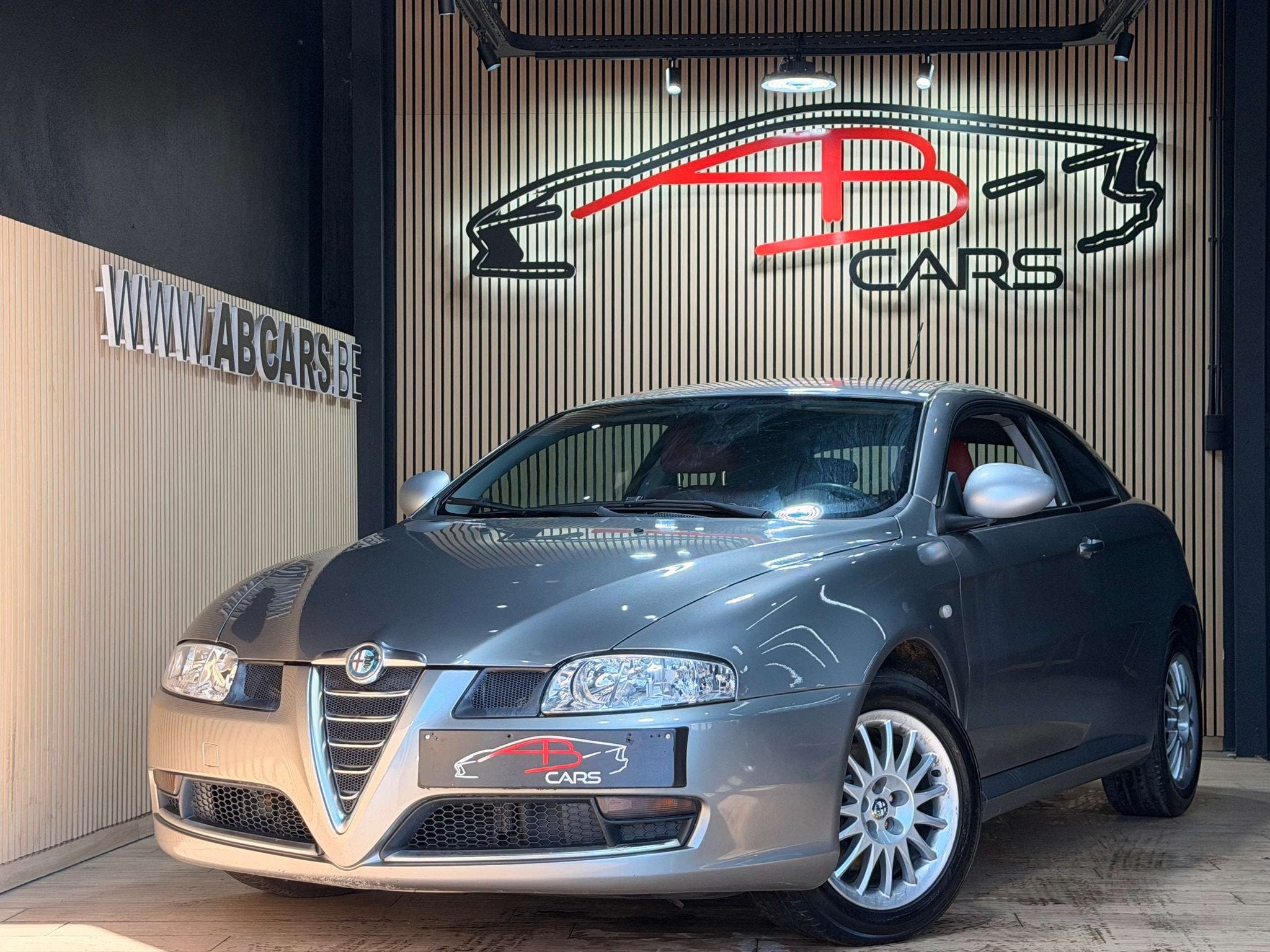 Alfa Romeo GT 2.0i JTS * GARANTIE 12 MOIS * ETAT IMPEC *, 122 kW, Leder, https://public.car-pass.be/vhr/3826d79a-f277-4ad3-87a2-ad9dda1d3d0