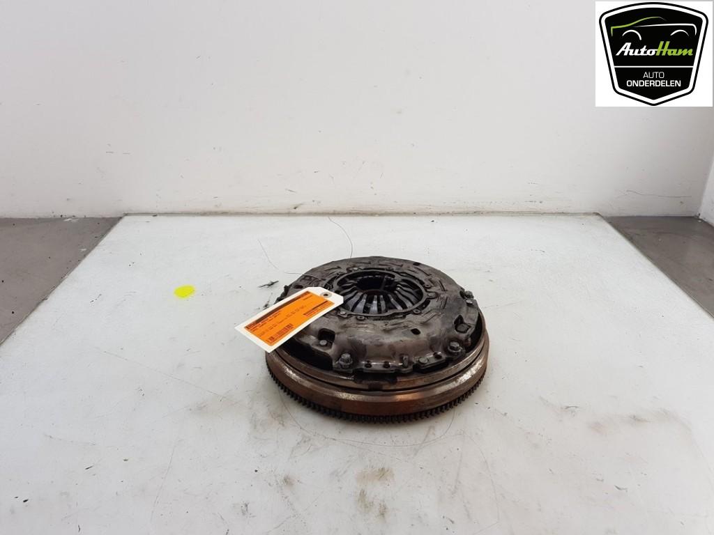 VLIEGWIEL DUBBELE MASSA Opel Corsa E (01-2014/06-2019), Auto-onderdelen, Gebruikt, Opel