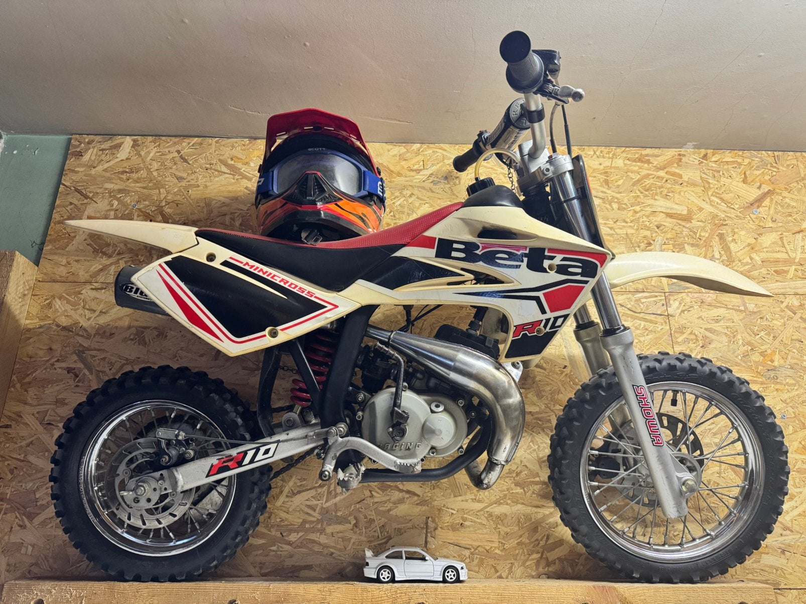 Motocross 2 temps Beta R10 pour enfants, Vélos & Vélomoteurs, Mini Bikes, Midi Bikes & Pit Bikes, Dirt Bike, Enlèvement, Utilisé