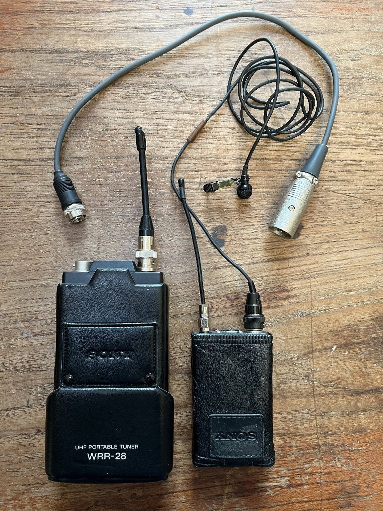 micro cravatte sony WRR 28 WRT 28, Musique & Instruments, Enlèvement ou Envoi, Utilisé, Autres types, Sans fil