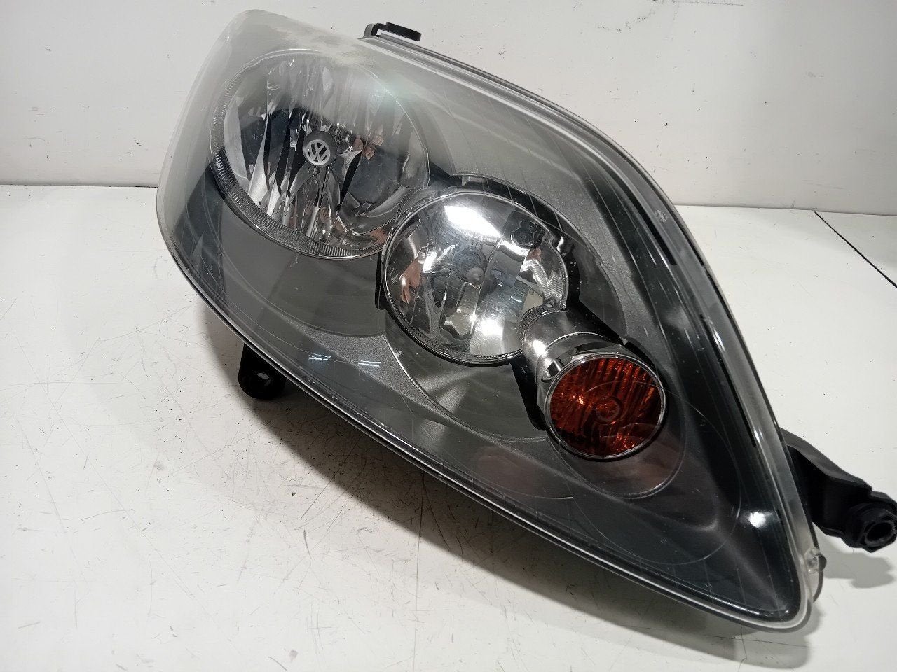 Koplamp rechts Volkswagen Golf, Auto-onderdelen, Onderdelen@venauto.nl, Van der Ven Autorecycling B.V., Gebruikt, Ettenseweg 76, 4706 PB Roosendaal, The Netherlands