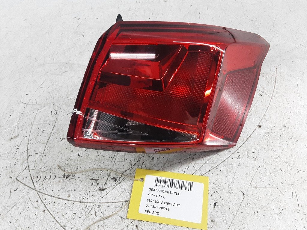 FEU ARRIÈRE DROIT Seat Arona (KJX) (01-2017/-) (6F9945096B), Seat Deutschland GmbH, Service@seat.de, Utilisé, Seat